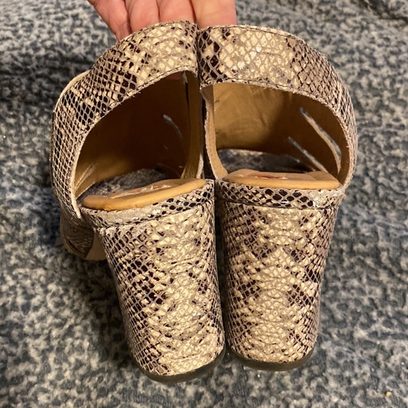 EUC Snake Print Open Toe Heels - Picture 5 of 6